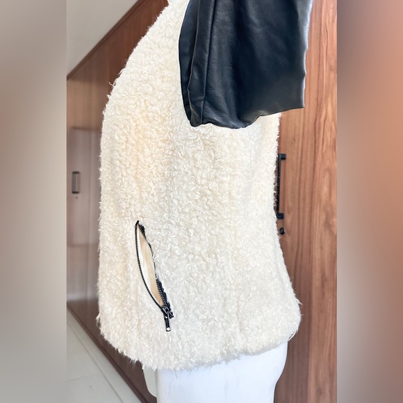 American Eagle Outfitters Black and Cream Teddy Jacket LARGE - Picture 6 of 14